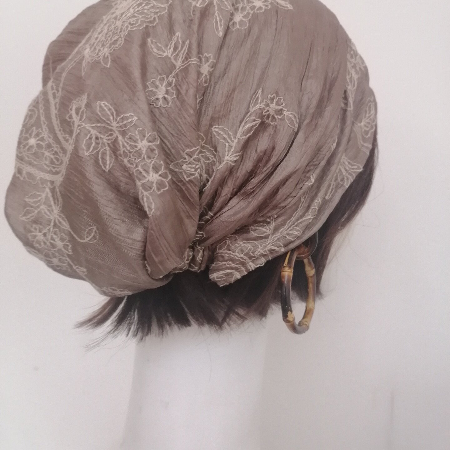 sundayhalo Crinkled Fabric Floral Embroidered Turban